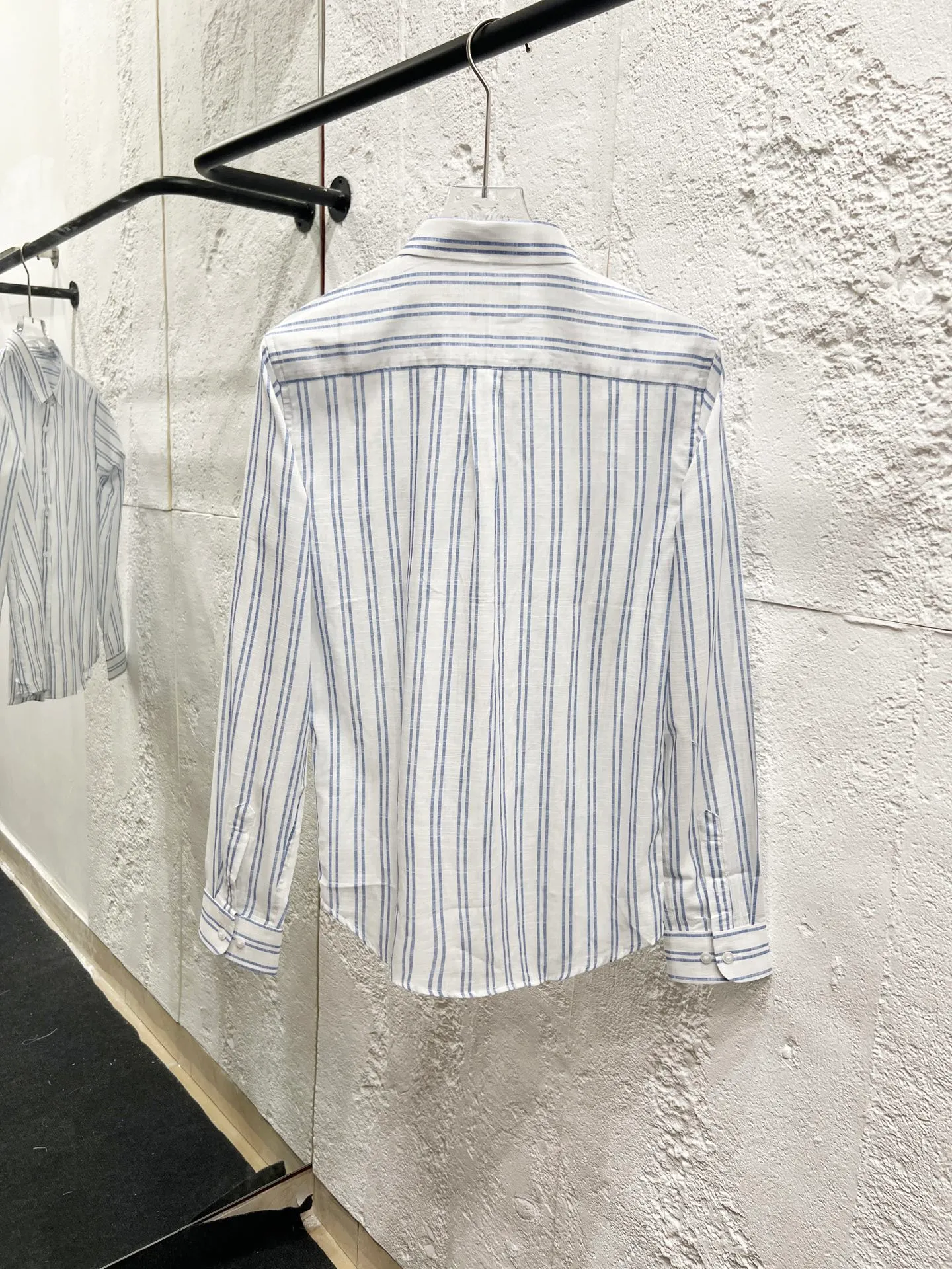 P192 Style number: T56 Ralph Lauren & Ralph Lauren small striped shirt made of slub cotton, can be used as a sun protection shirt Color: blue Size: M (110-125 pounds) L (125-140 pounds) XL (140-155 pounds) 2XL (155-170 pounds)